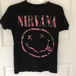 Nirvana Smiley Face Band Tee XS